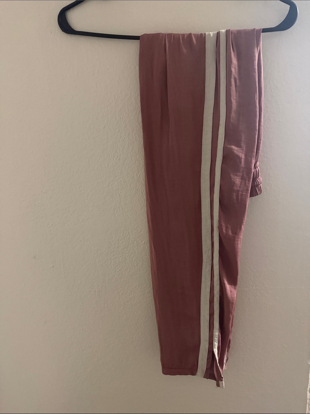 American Eagle Outfitters Mauve Joggers with White Side Stripes